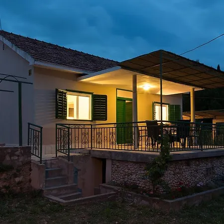 Beach House Bol Exterior photo